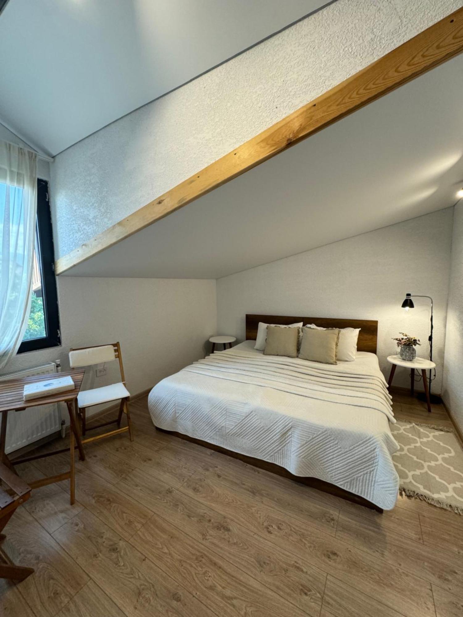 Guest House Elene Gori Exterior photo