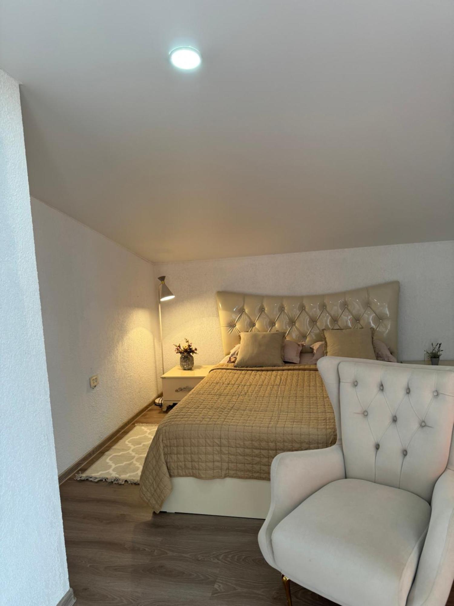 Guest House Elene Gori Exterior photo